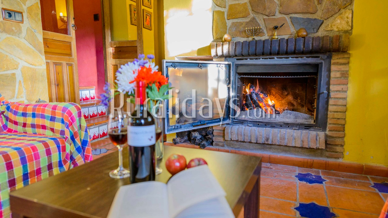 Ferienhaus mit Kamin in Algarinejo (Granada)