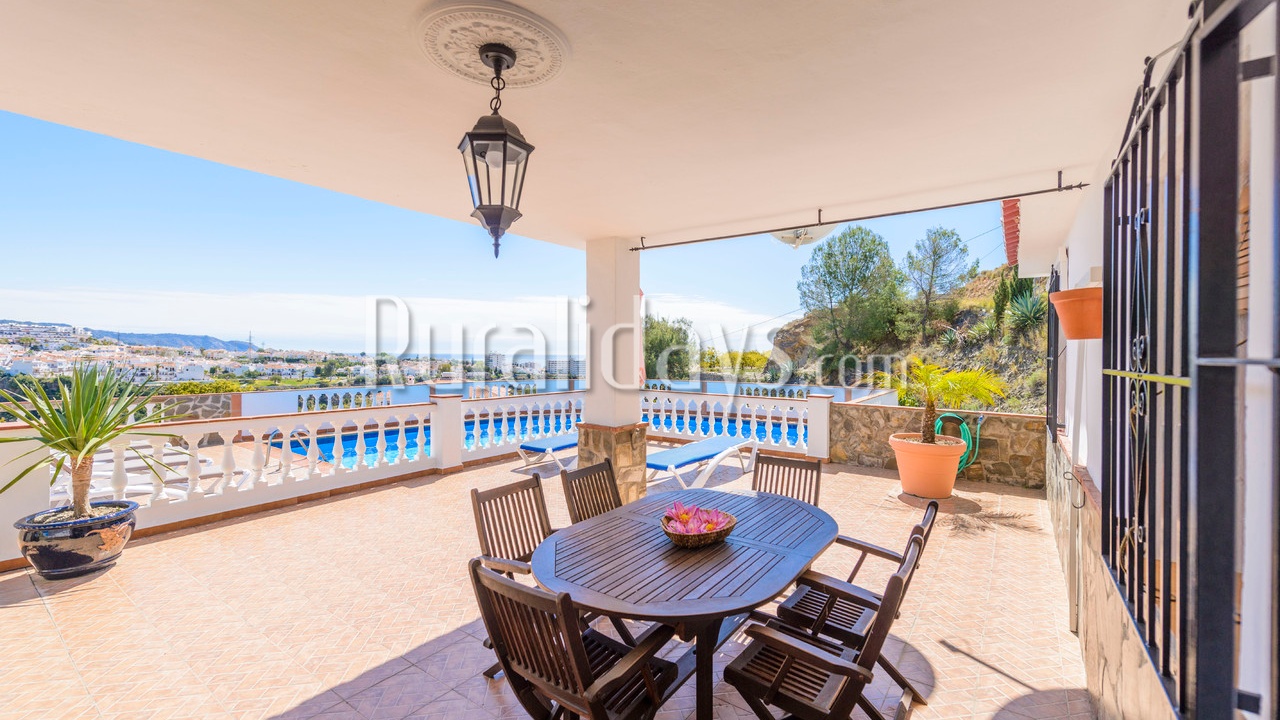 Villa près de la plage à Nerja (Malaga)