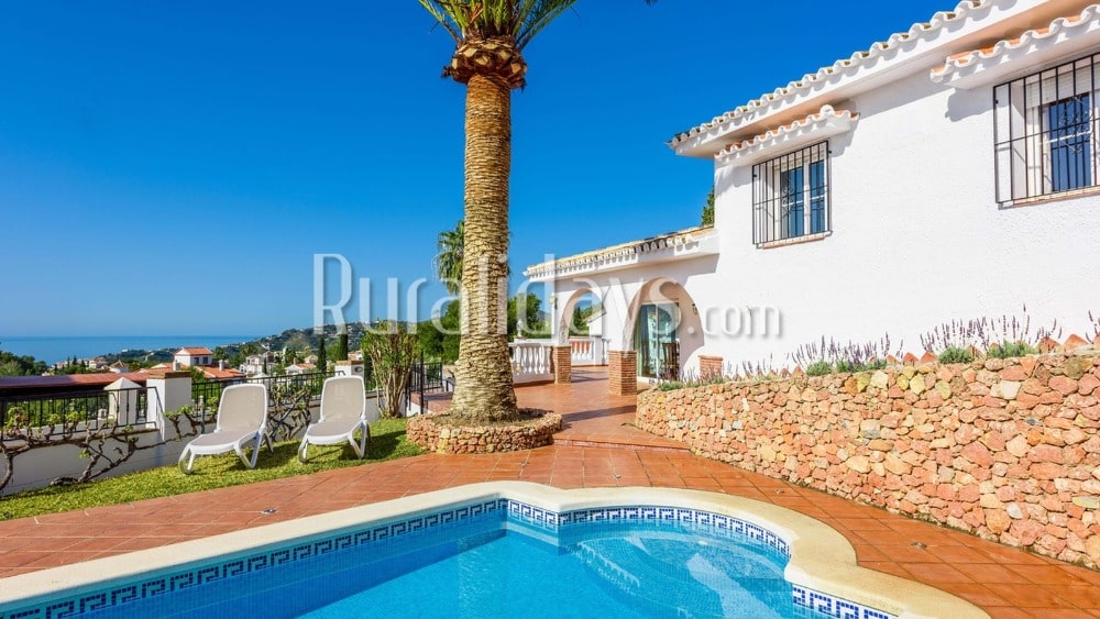 Villa near the beach, with private swimming pool in Nerja