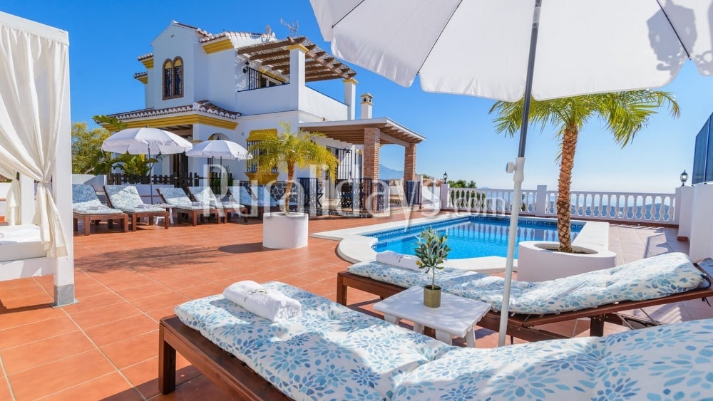 Modernes Ferienhaus mit privatem Pool in Torrox - MAL1278