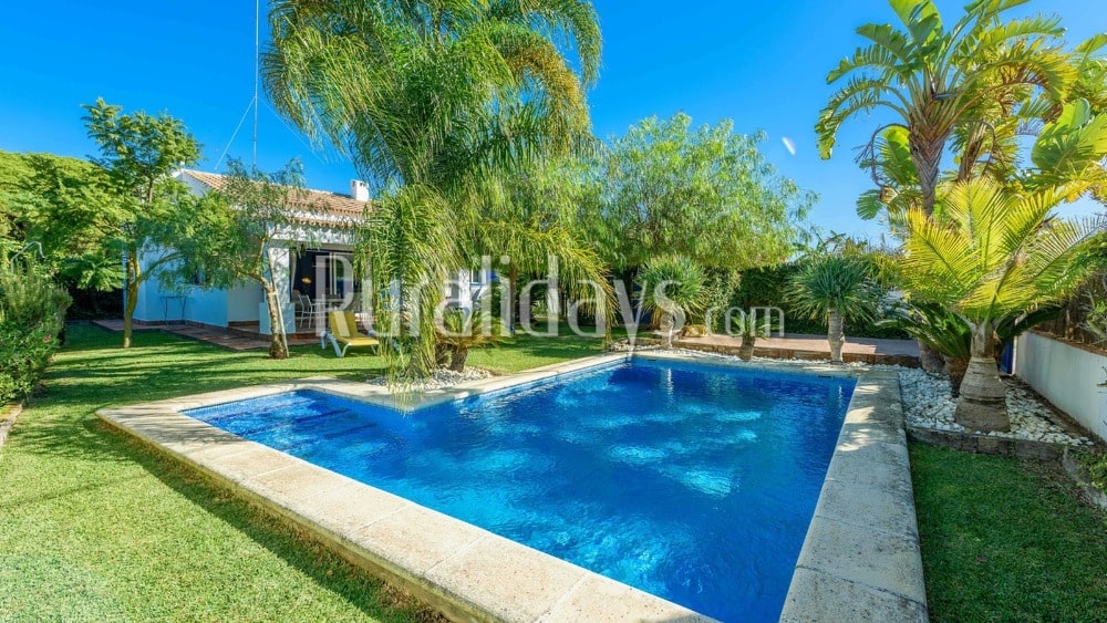 Budget villa with lush garden in Conil de la Frontera - CAD1411