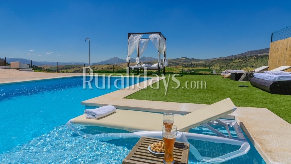 Location avec piscine et jardin de rêve à Villanueva de la Concepción - MAL2571