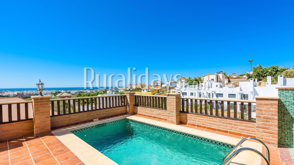 Villa moderne avec grande terrasse à Nerja